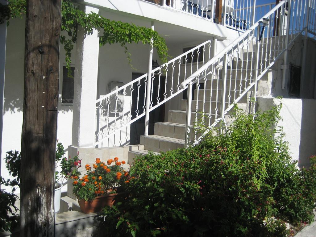 Kamelia Apartment Кокари Екстериор снимка